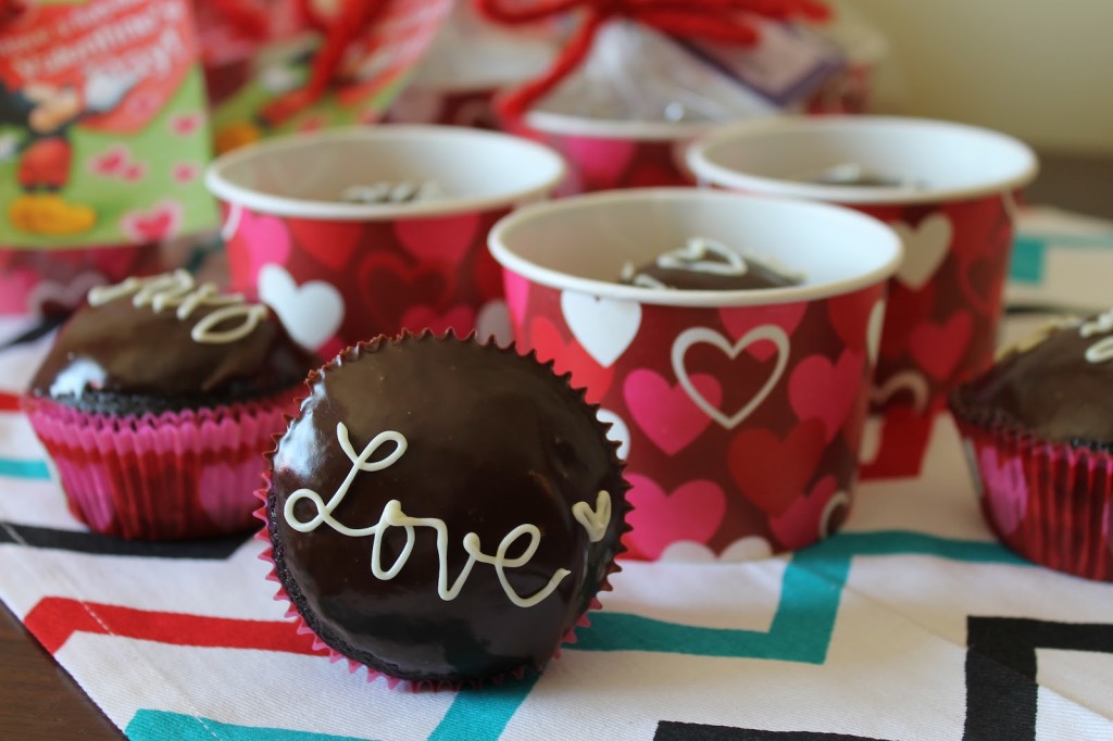 Valentine Day Cake Wallpaper HD